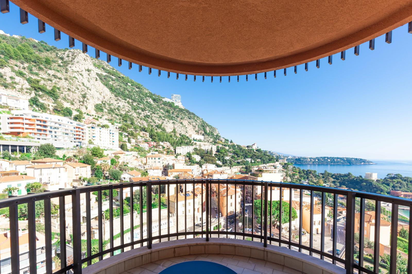 SPACIEUX 2 PIECES VUE MER RENOVE