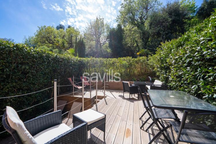 Appartement 3 pièces - rénové avec jardinet / terrasse - à pied du centre