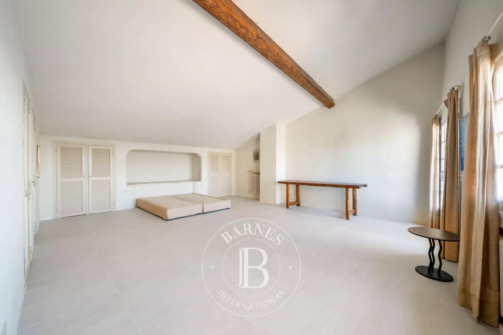 Saint-Paul de Vence – Exceptionnel triplex avec terrasses et vue panoramique mer