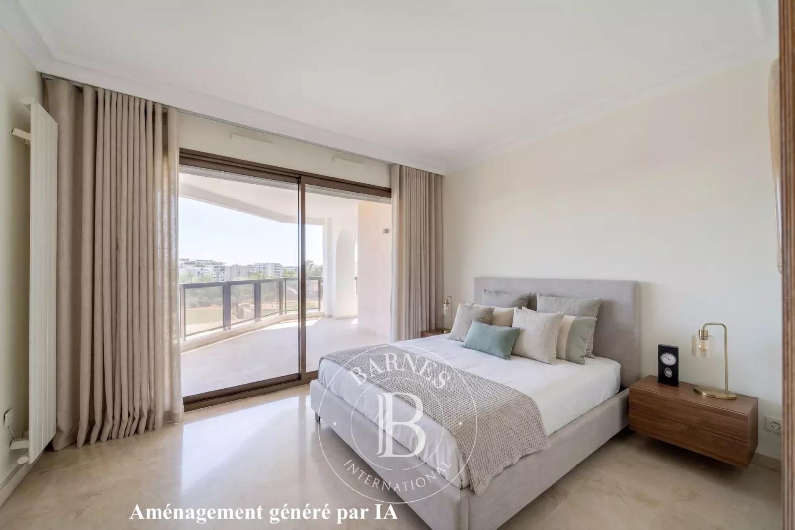 CANNES PALM BEACH – APPARTEMENT 3 PIÈCES – APERÇU MER - GARAGE