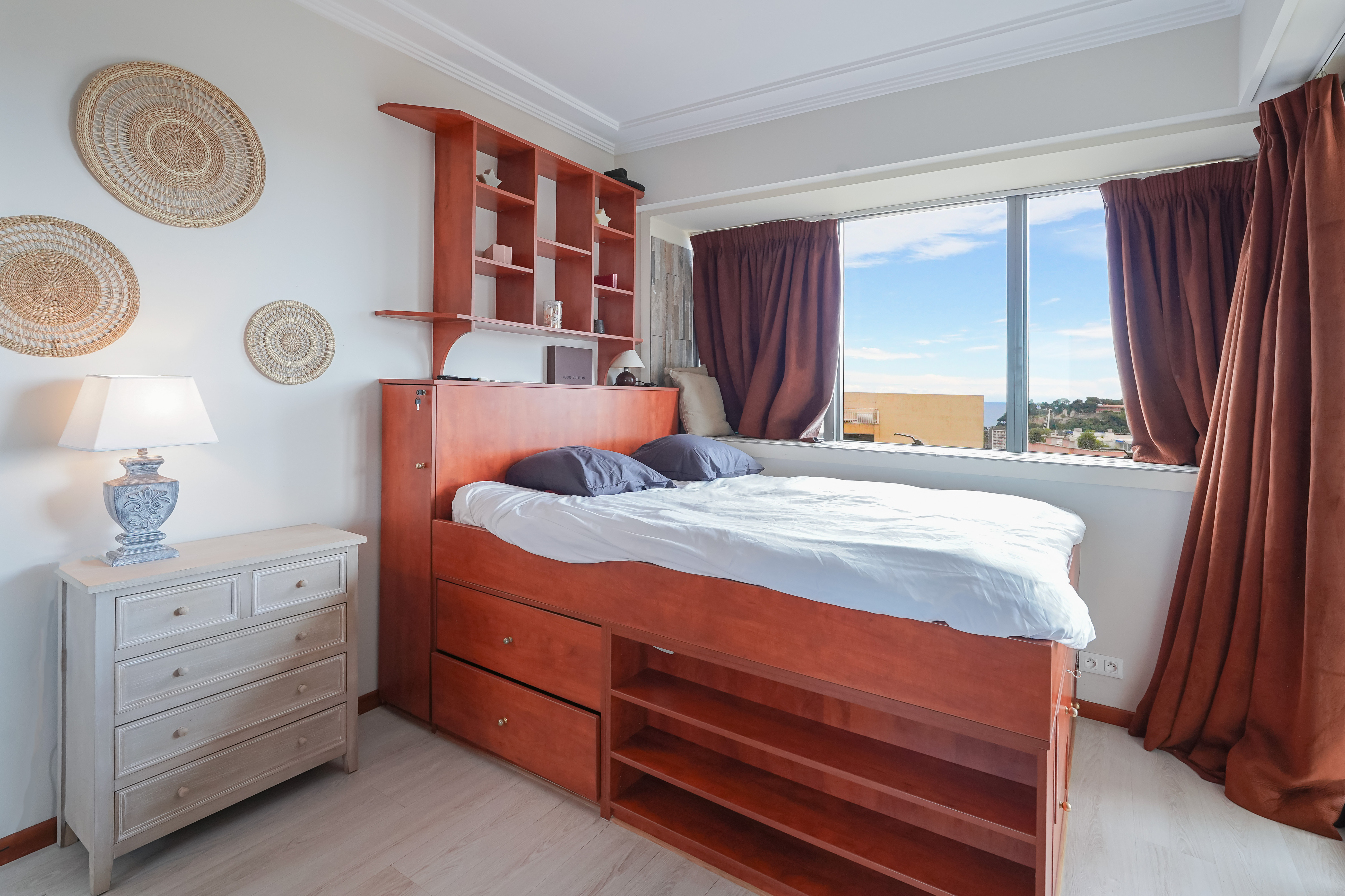4d955_chambre-mer-harbour-crest-barnes-monaco-1747130336.jpg