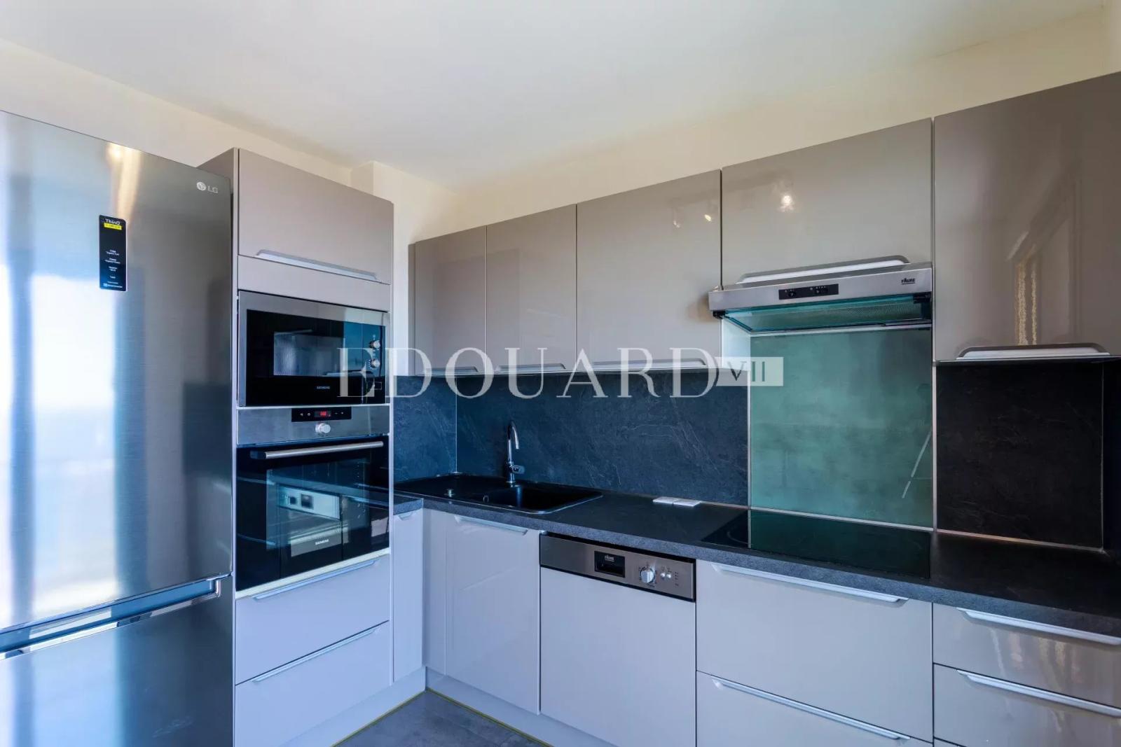 Penthouse clefs en main avec magnifique vue mer panoramique et spectaculaire toit terrasse