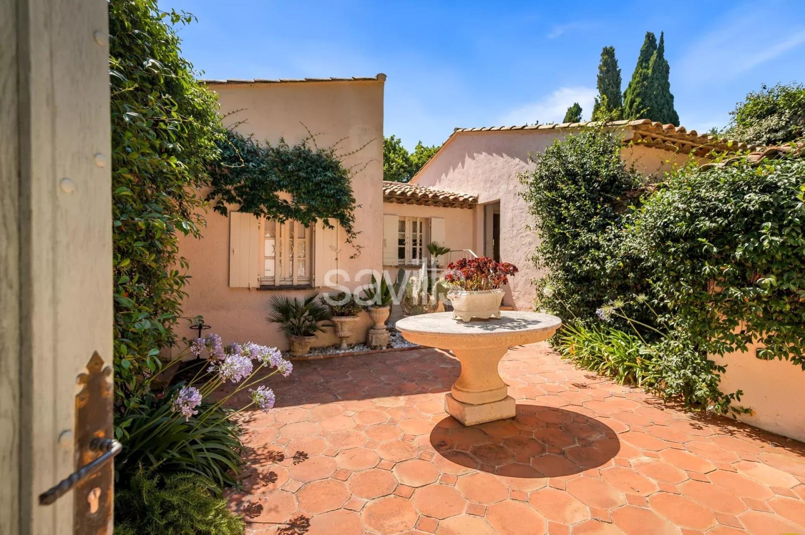 Charmante villa provençale à coté de Tahiti Beach
