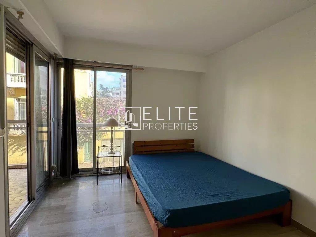 APPARTEMENT 5 PIÈCES DE 131 m² + 2 PARKINGS ET 2 CAVES – CANNES