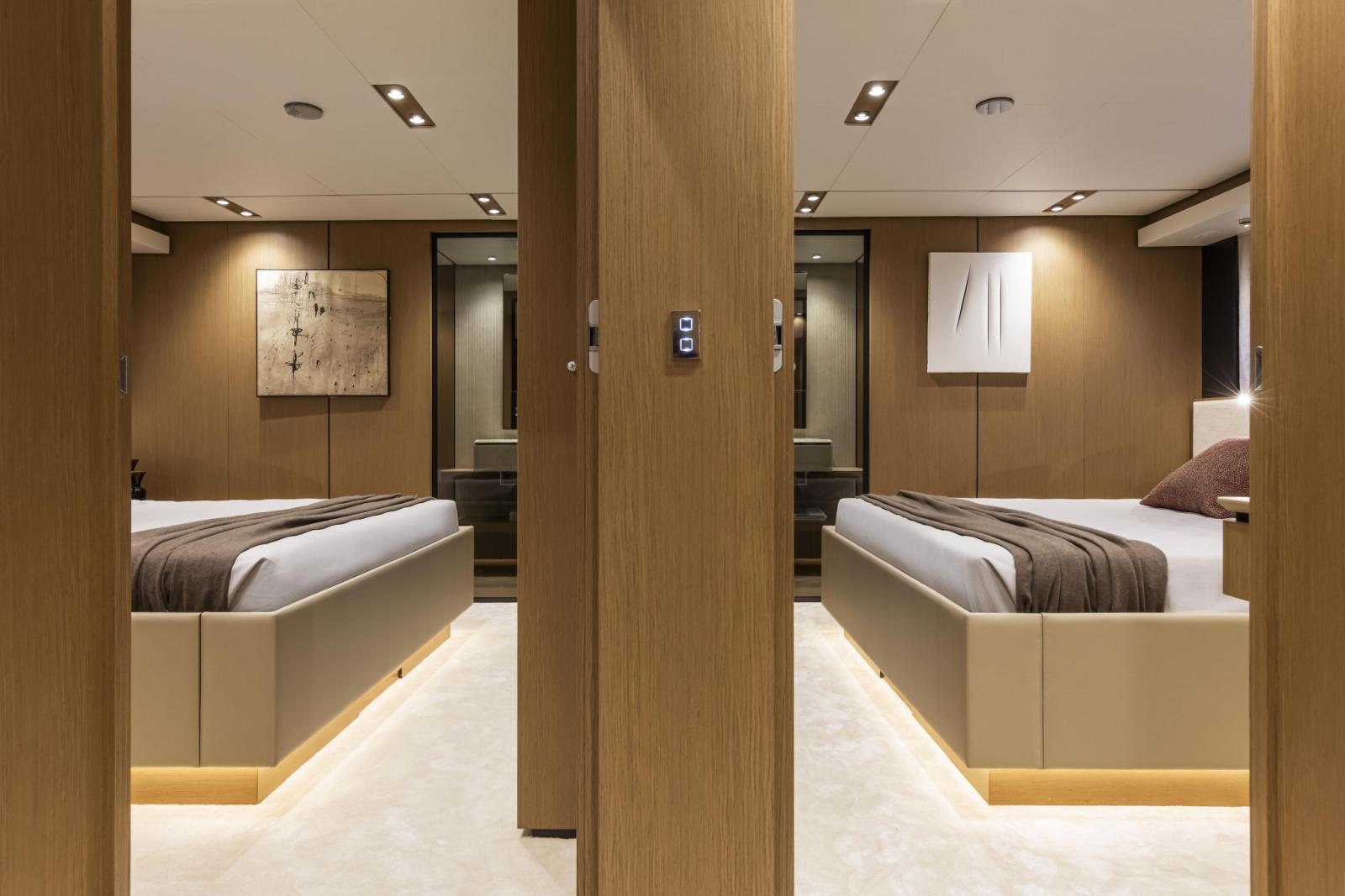 4f8d5_cd885_nnfdt_ferrettiyachts1000newclassic_0019_50765.jpg