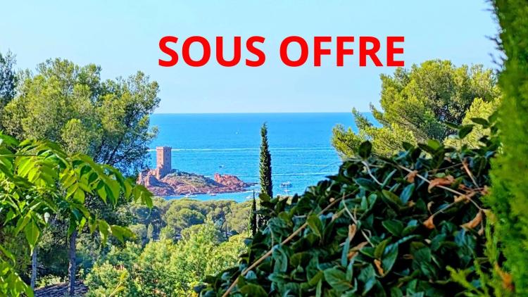 ACHAT SAINT RAPHAEL  Proche des plages d'Agay, dans domaine sécurisé avec golf, tennis