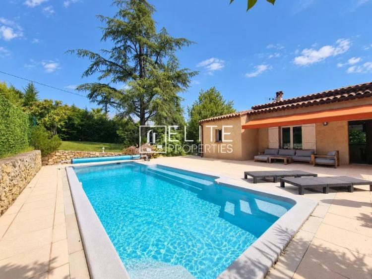 À VENDRE – Maison 5 pièces de plain-pied avec piscine – secteur calme et recherché
