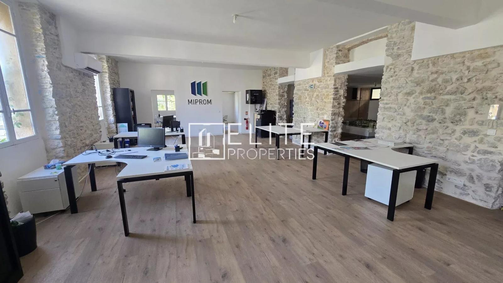 LOCAL COMMERCIAL 3 PIÈCES 119m² – MOUGINS