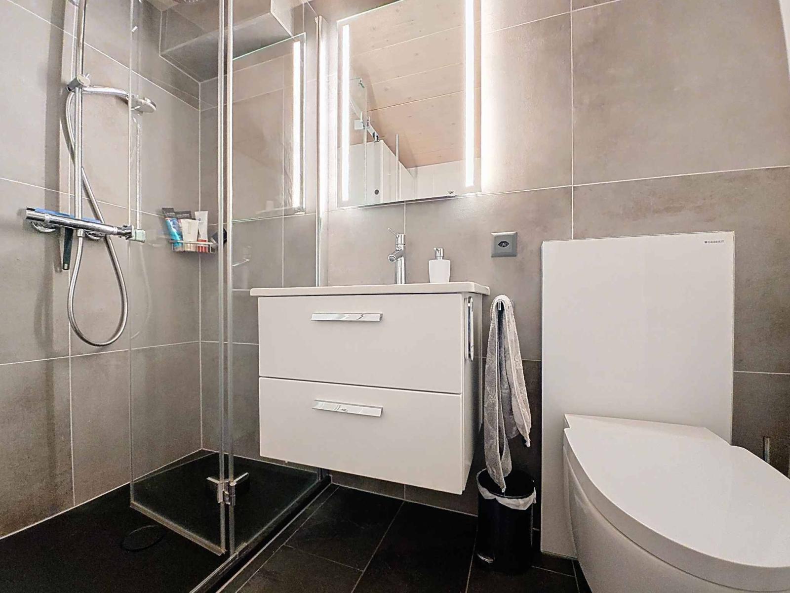 En exclusivité ! Superbe et lumineux 3 pièces avec place d'amarrage