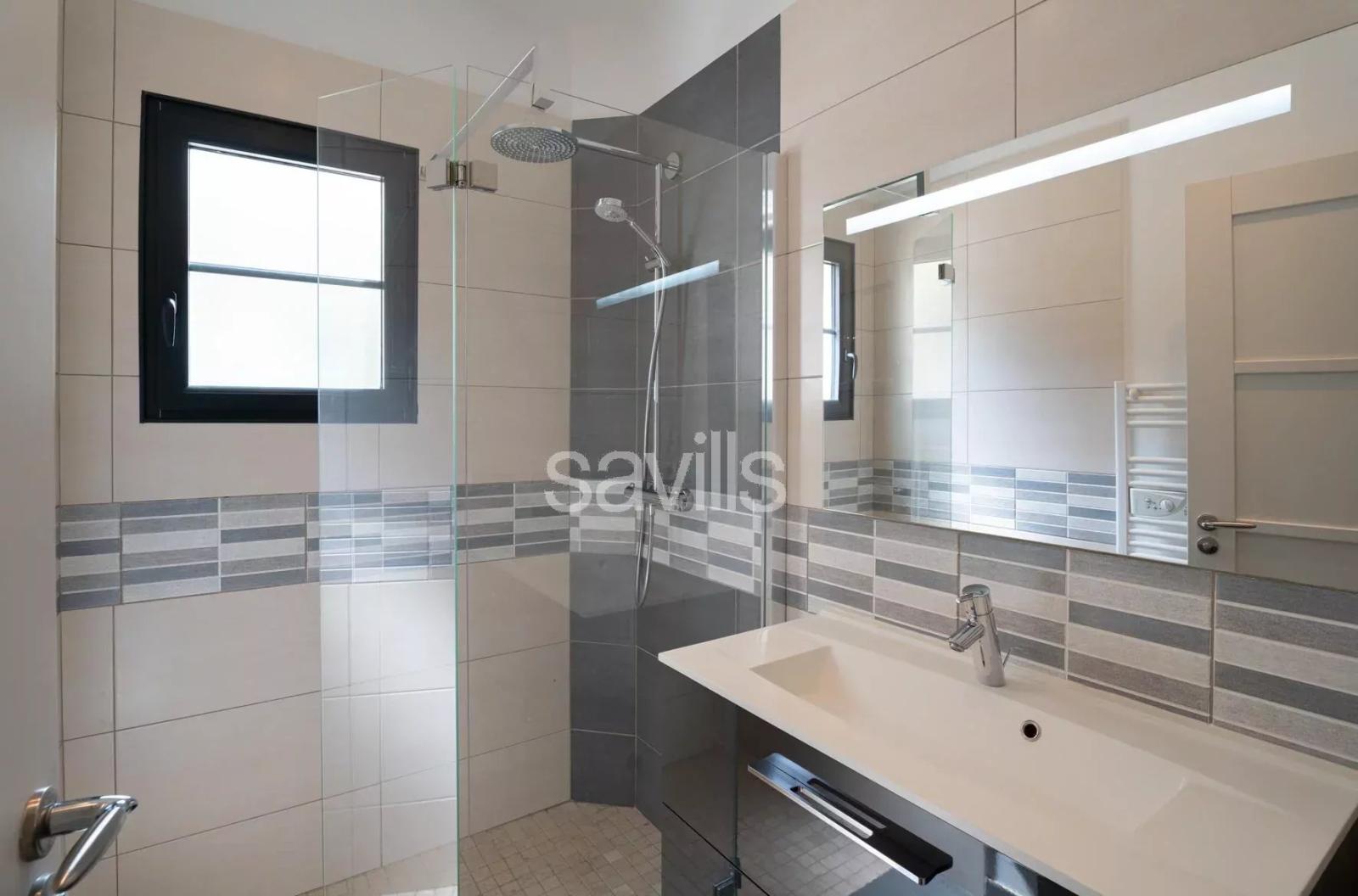 Villa dans un domaine privé et sécurisé