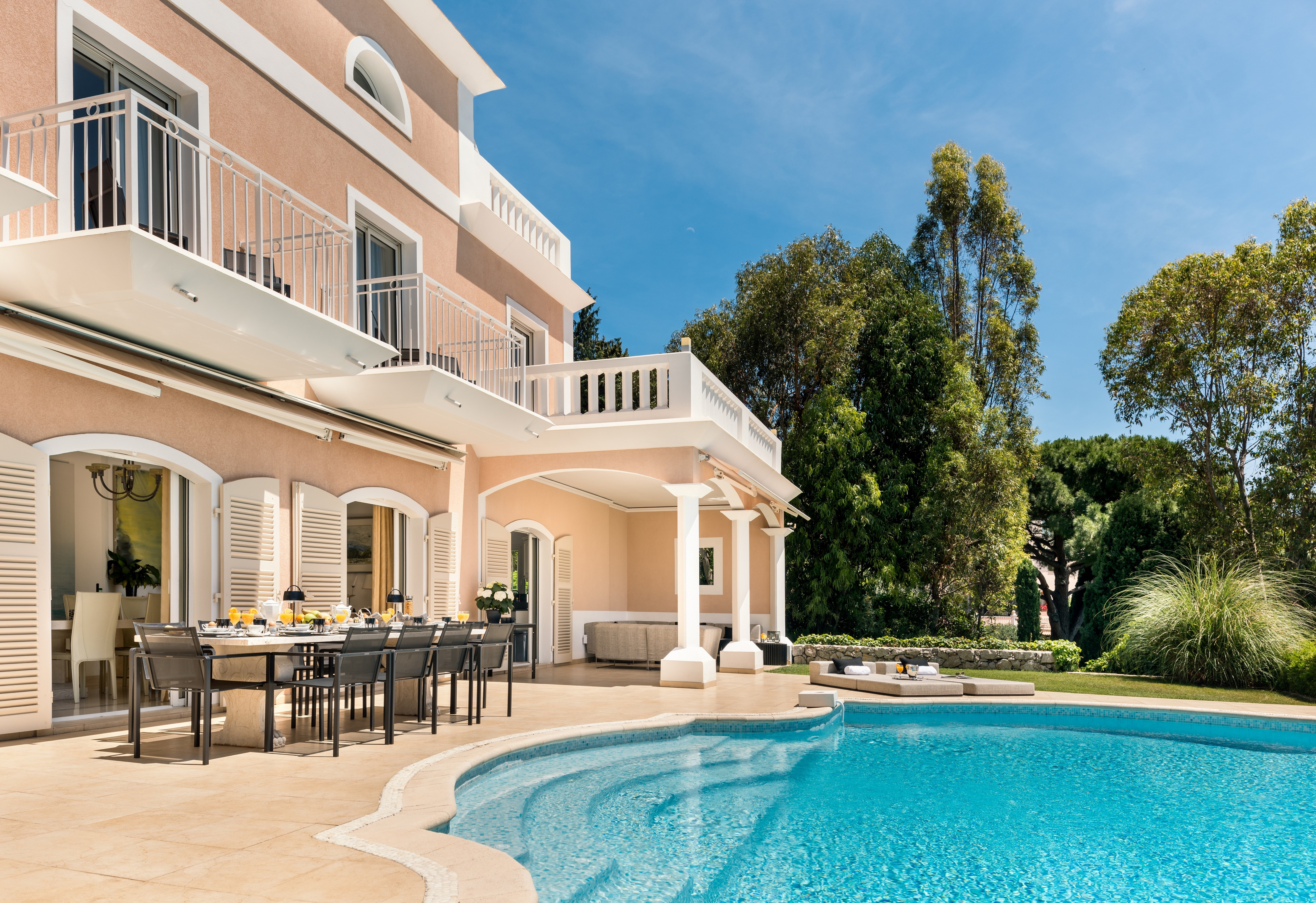 50pic_villa-monaco-02.heated-pool-1646045176.jpg