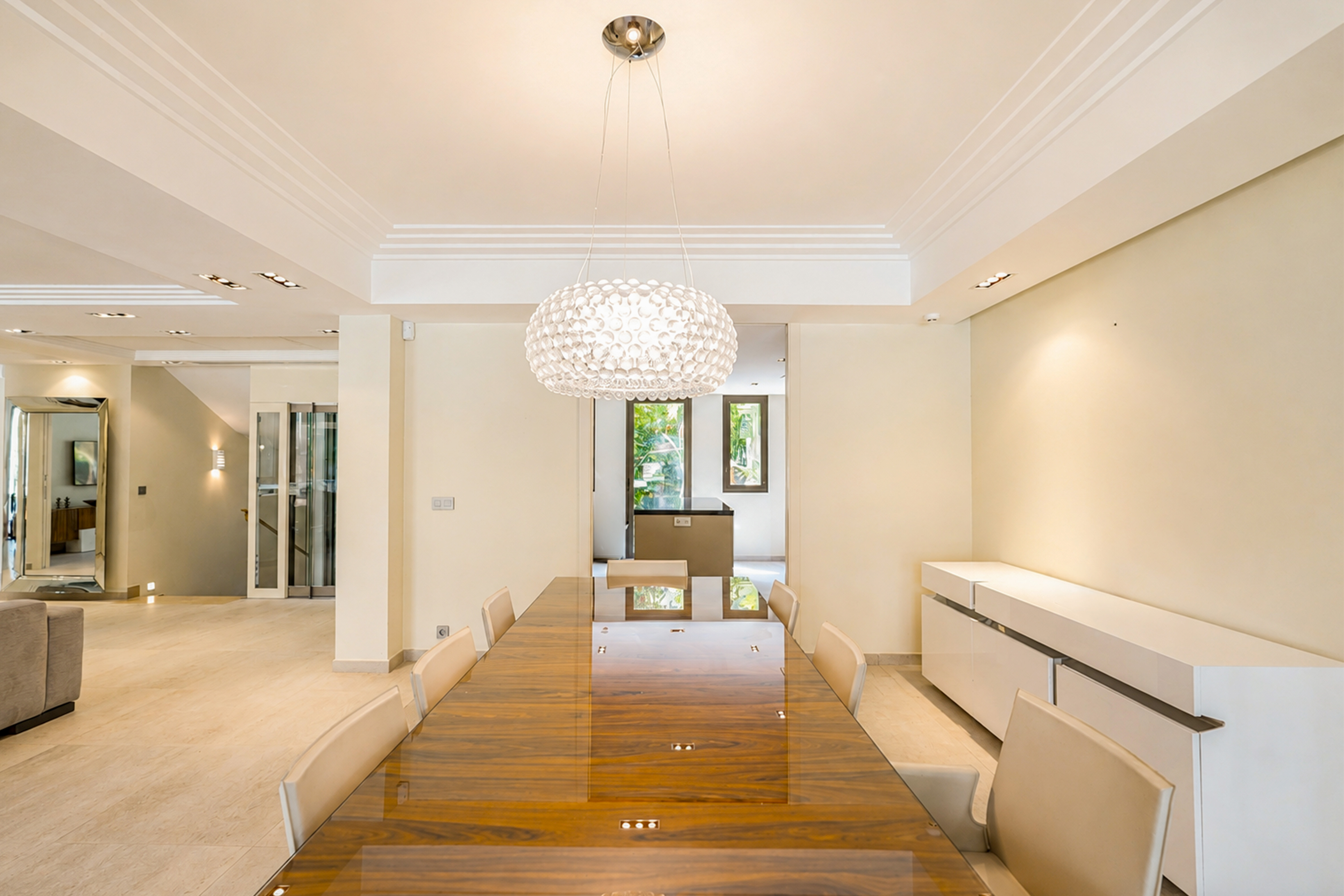 512bb_salle-a-manger-saint-jean-cap-ferrat-valeri-agency-by-jm-barei--1787305932.jpg