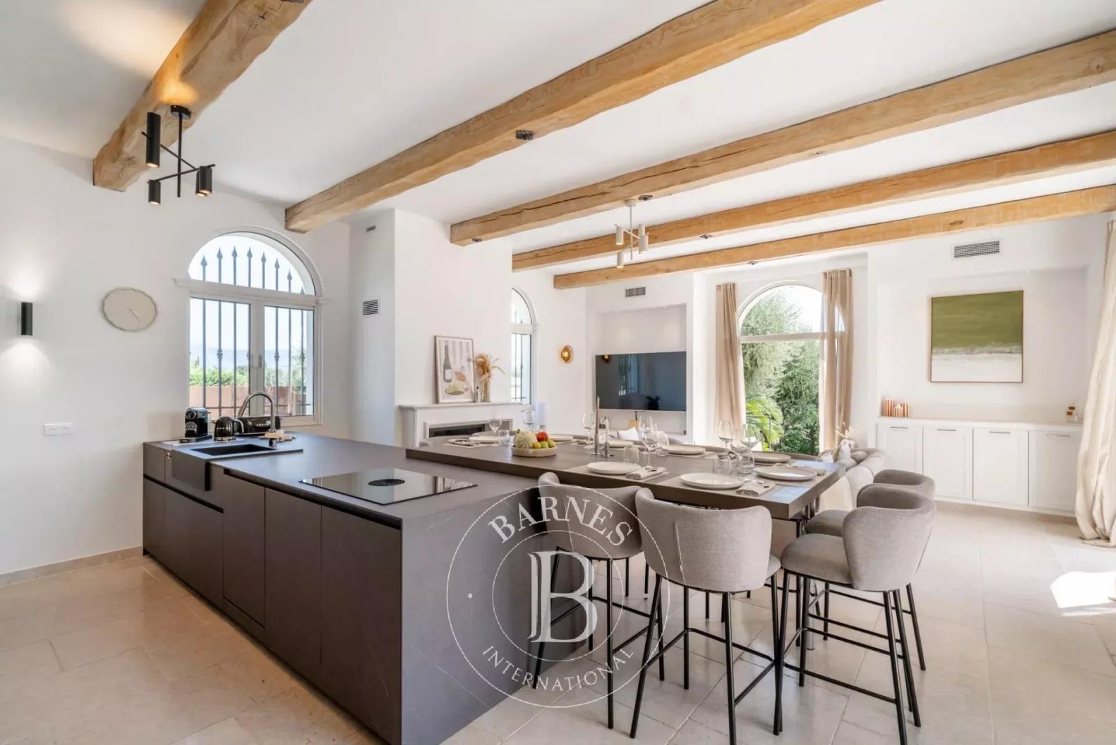 À 10 minutes de Mougins - Villa rénovée avec Mazet en pierre indépendant - 6 chambres