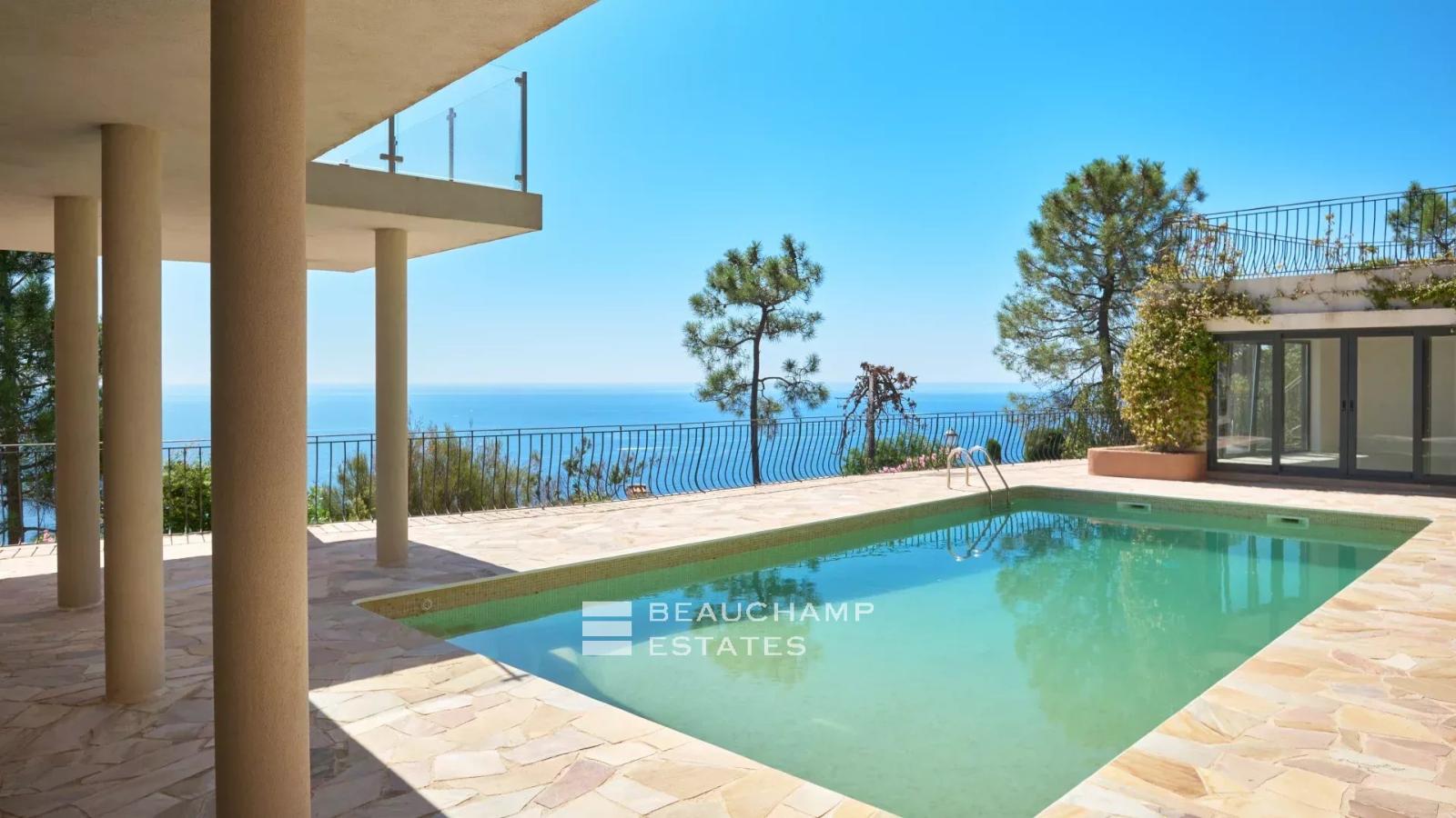 Villa contemporaine neuve avec vue mer