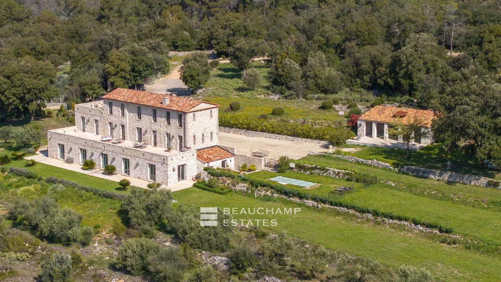 Bastide en pierre de 20 Hectares vue Panoramique - Pays de Fayence