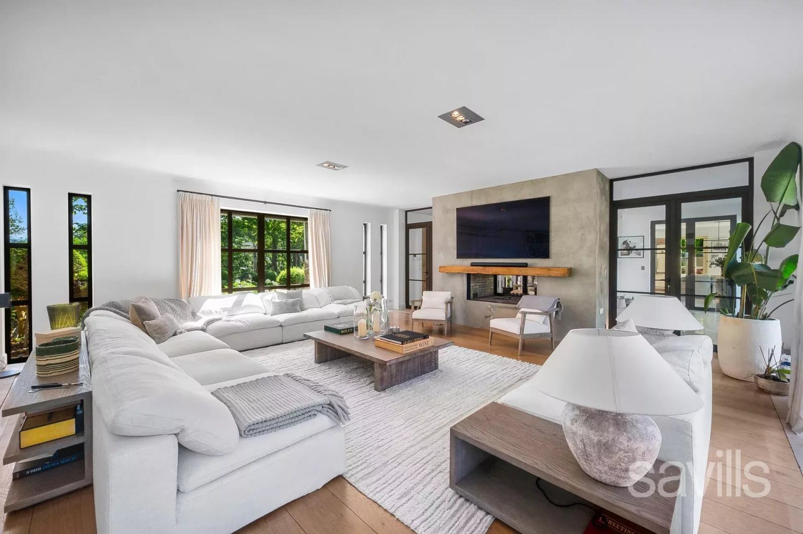 Villa de prestige avec vue panoramique.