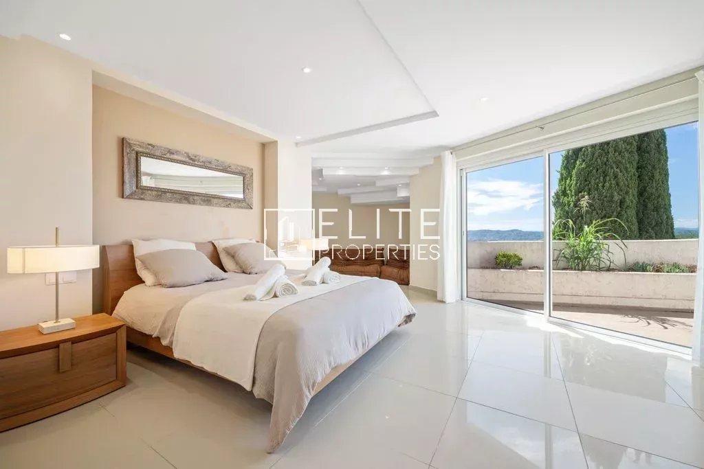 VILLA 588m² CASTELLARAS MOUANS-SARTOUX