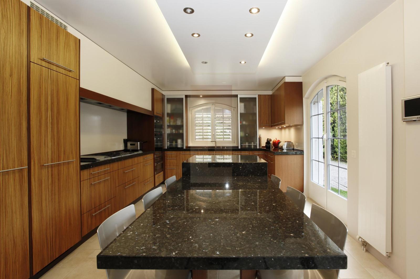 Belle maison familiale avec piscine & dépendance