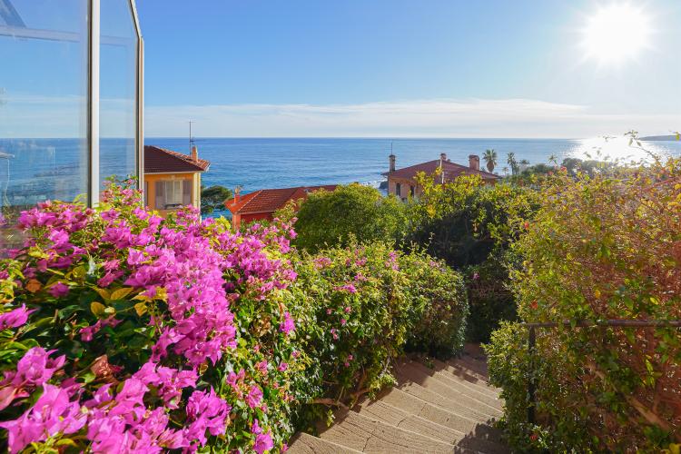 CAP D'AIL - SECTEUR DOUANIERS - VILLA VUE MER