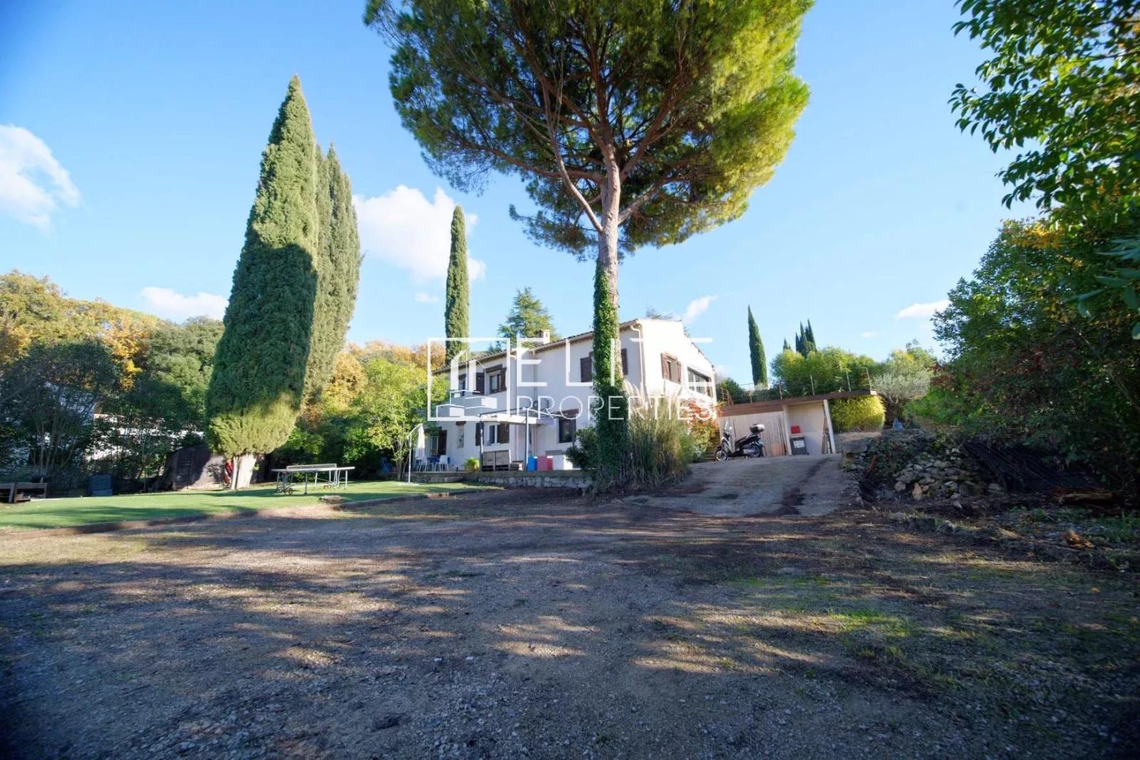 VILLA 8 PIÈCES DE 200 m² + PISCINE MOUANS-SARTOUX