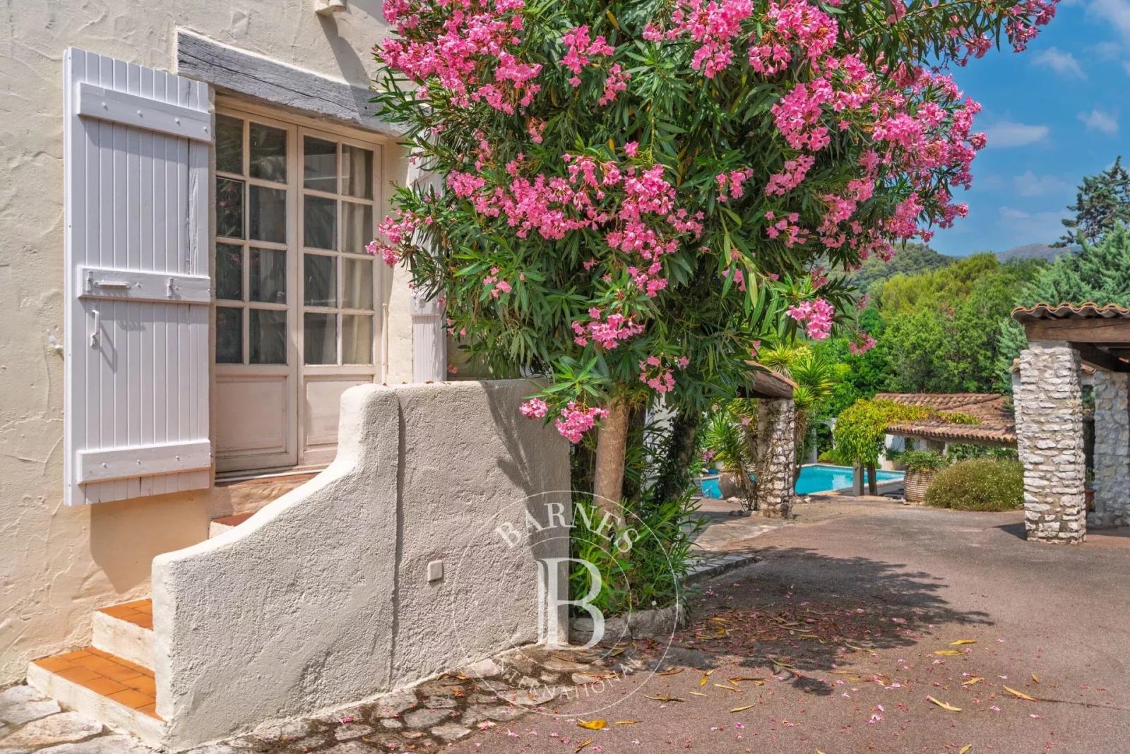 Vence – Villa provençale – 6 chambres – Piscine – Vue Saint-Paul de Vence