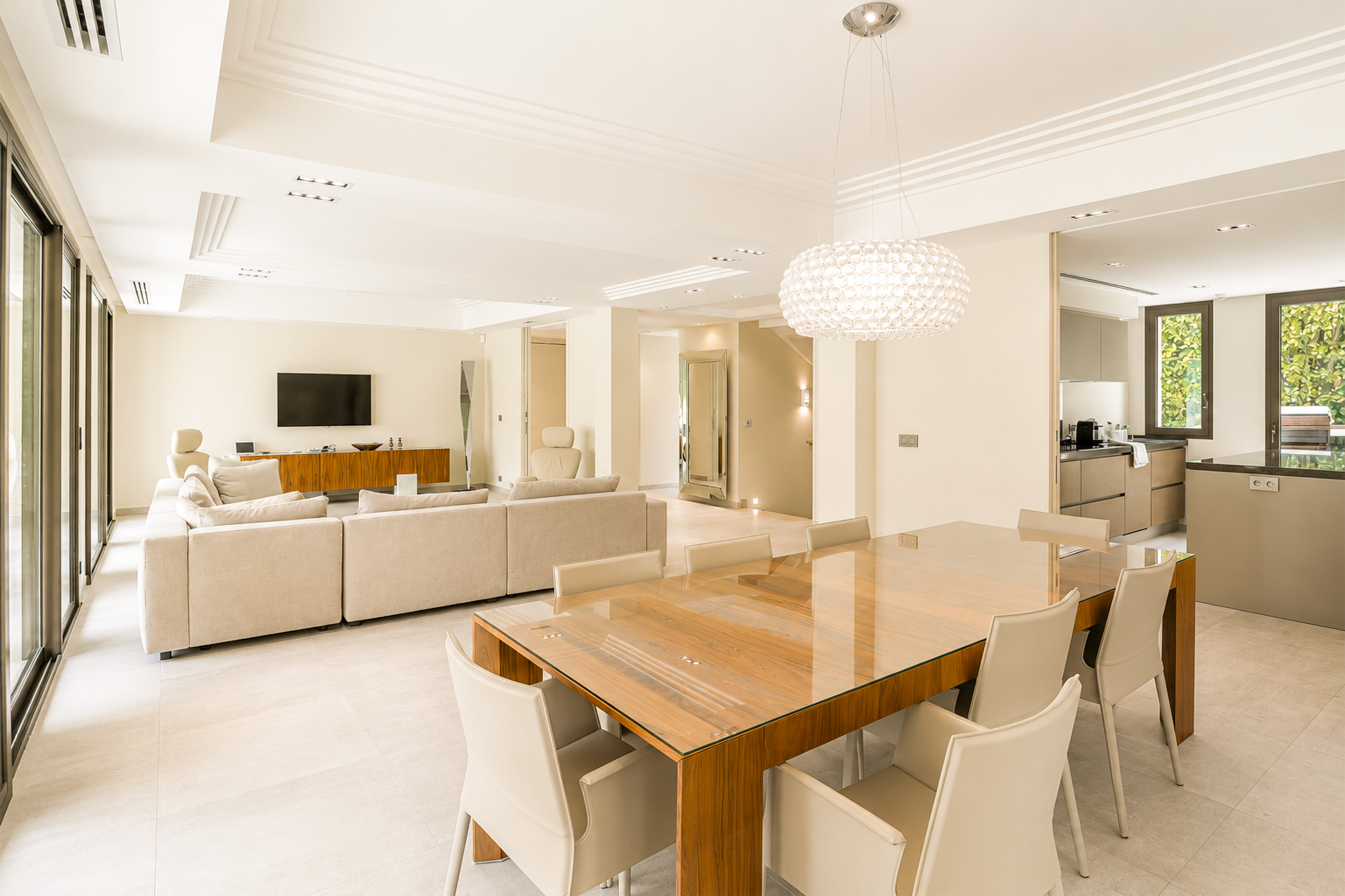5600c_sejour-salle-a-manger-saint-jean-cap-ferrat-valeri-agency-by-jm-barei--1787305901.jpg