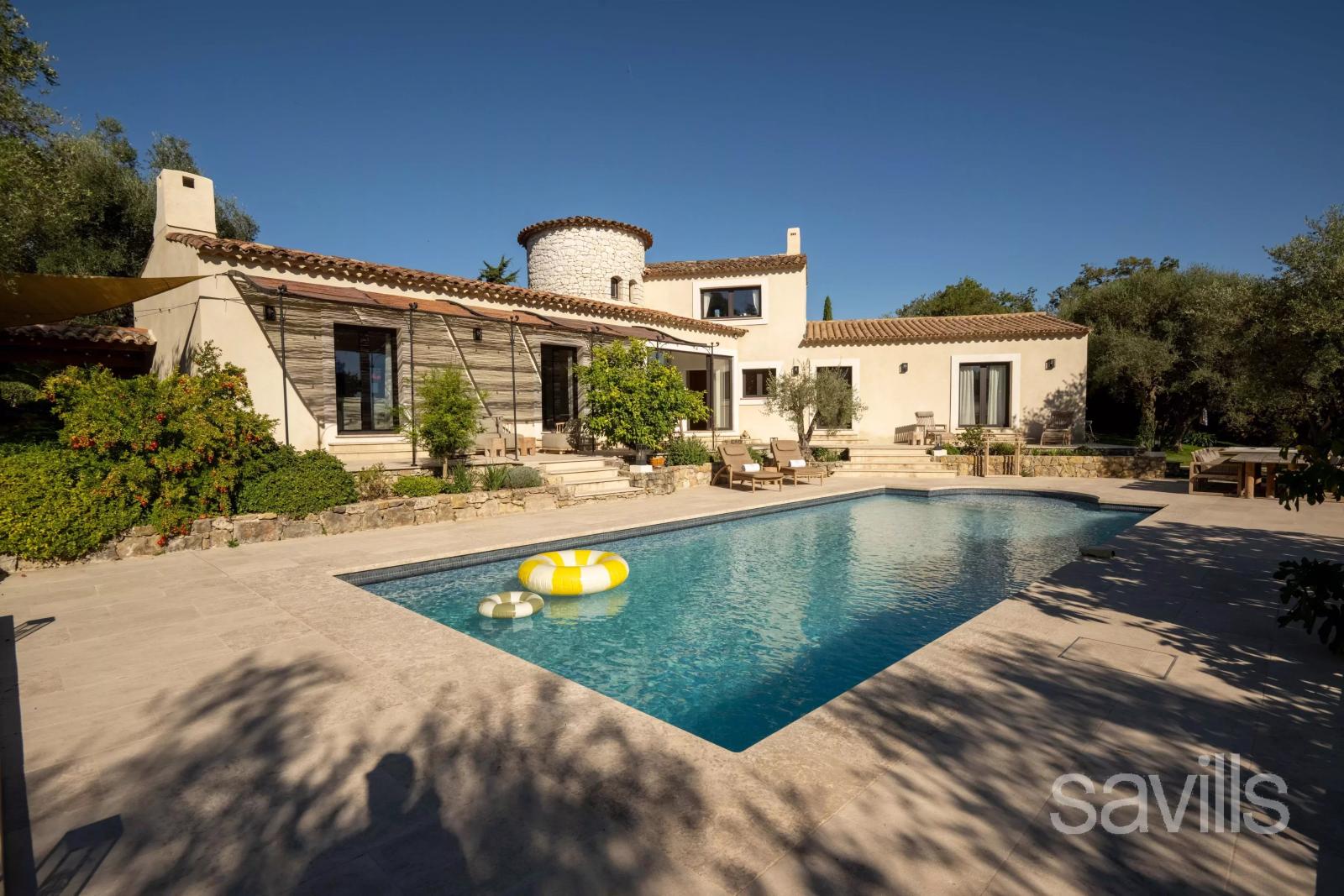Villa exceptionnelle de style provençal au cœur de l’arrière-pays