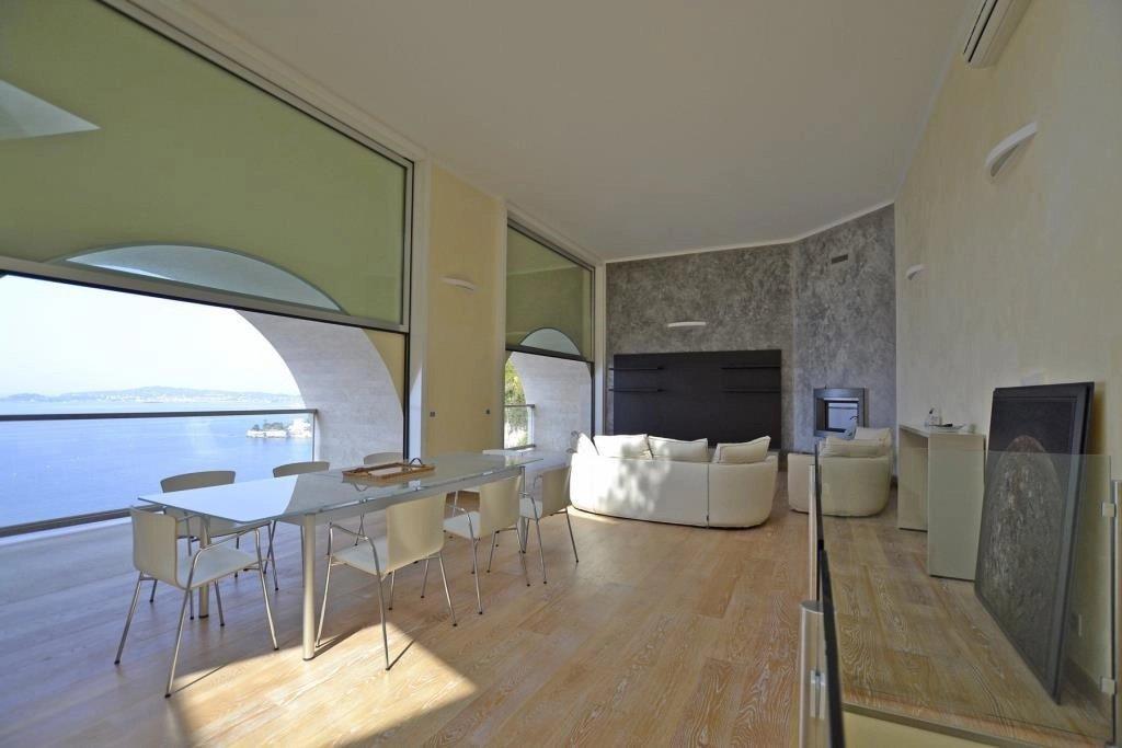 Cap d'Ail - Location - Villa moderne dans un domaine privé avec accès à la plage