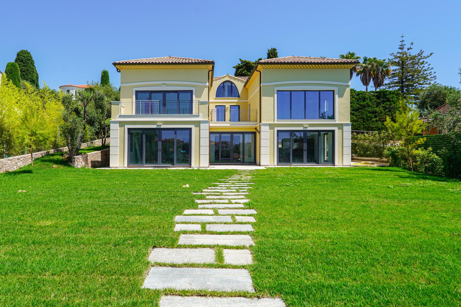 ROQUEBRUNE-CAP-MARTIN - VILLA - PISCINE