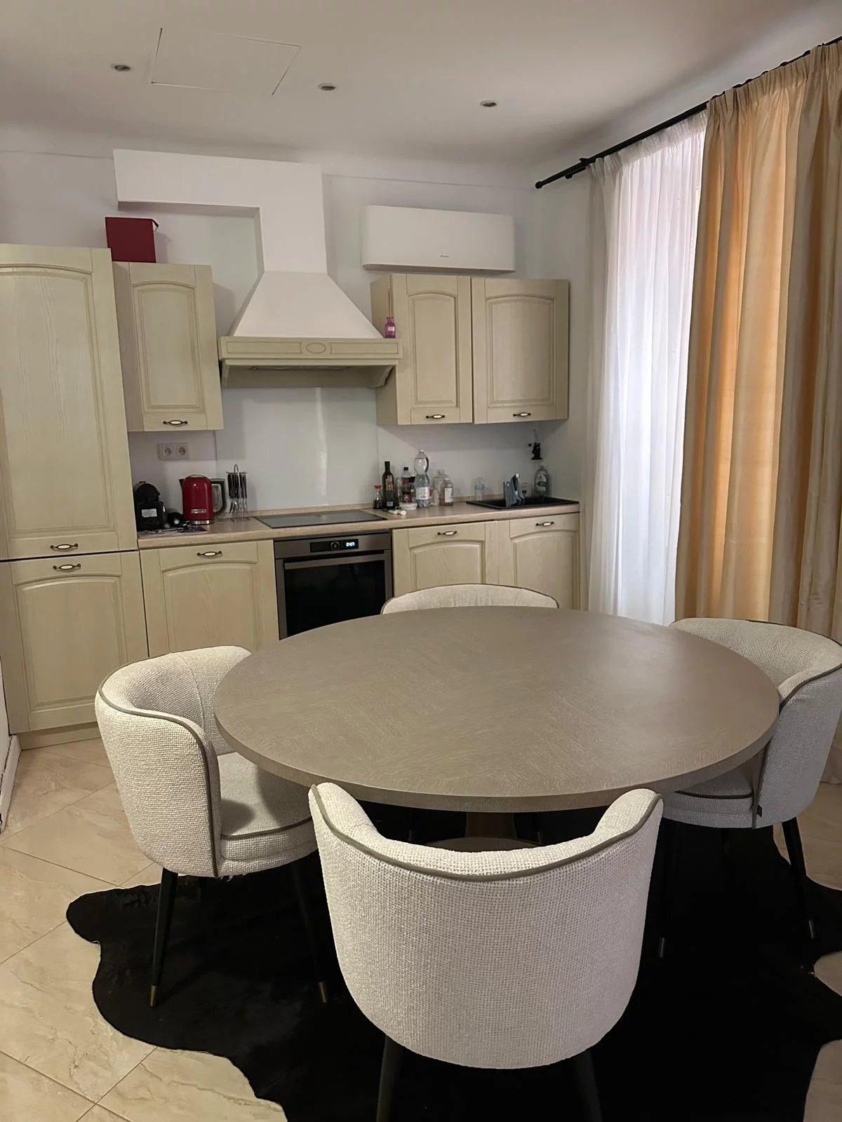 Spacieux appartement de 2/3 pièces à usage mixte