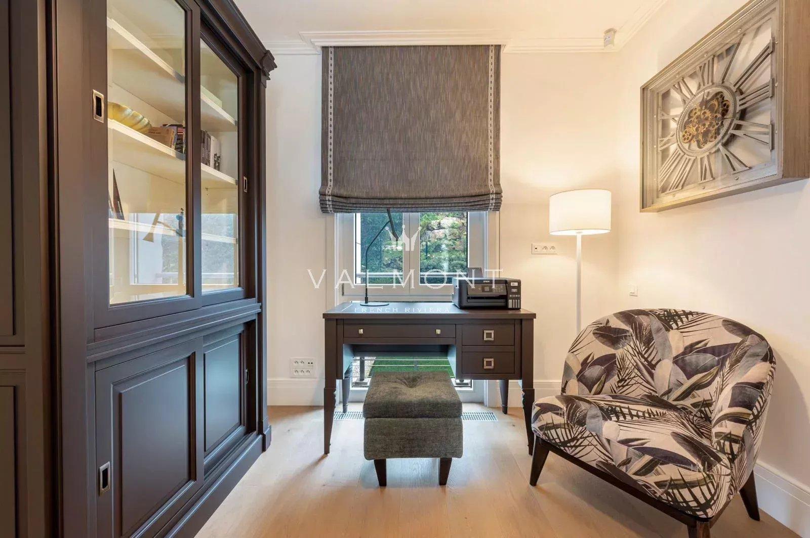 VILLA MODERNE AVEC VUE IMPRENABLE SUR LA MER