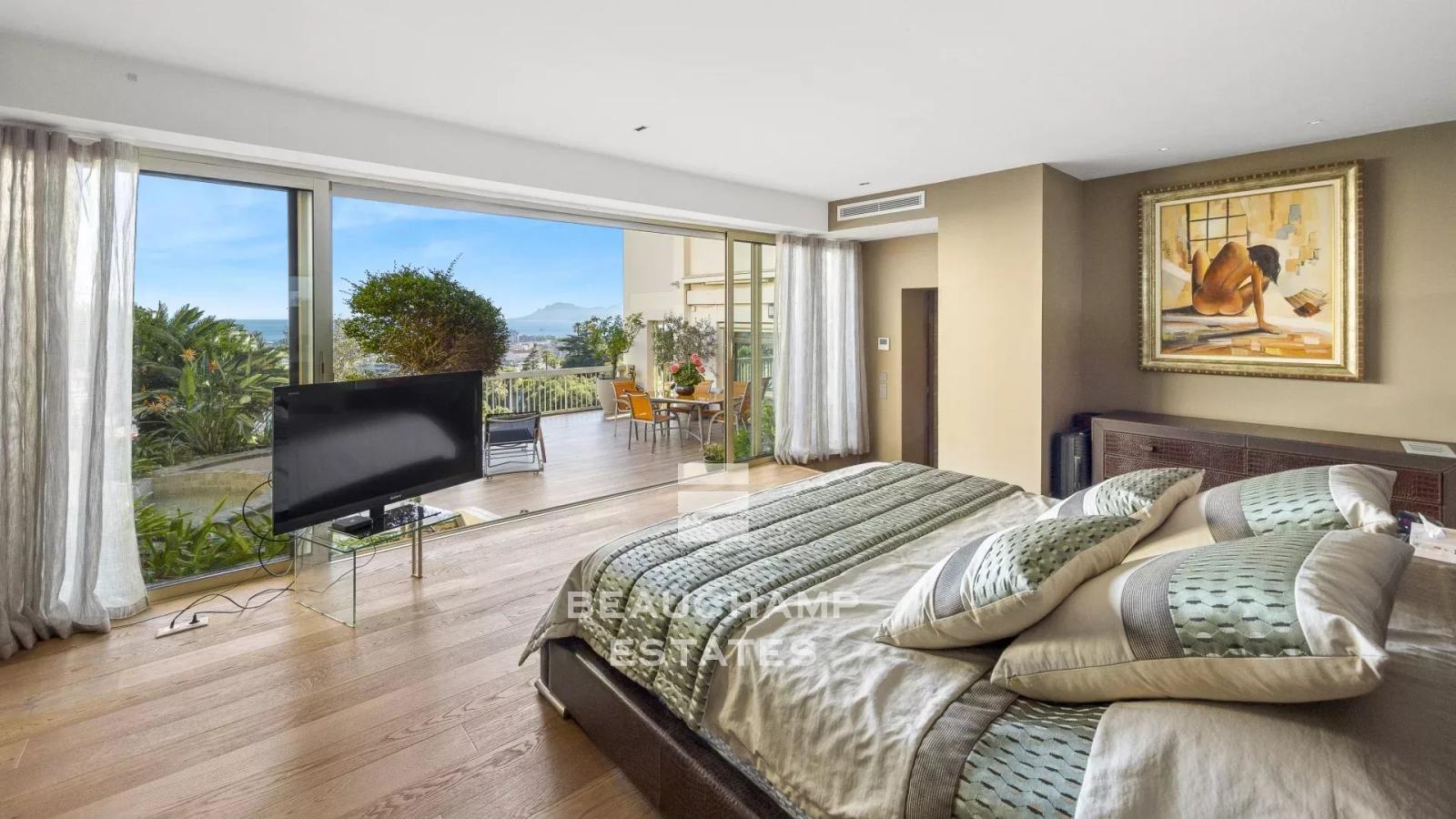 Penthouse 4 chambres avec vue mer - Cannes Californie