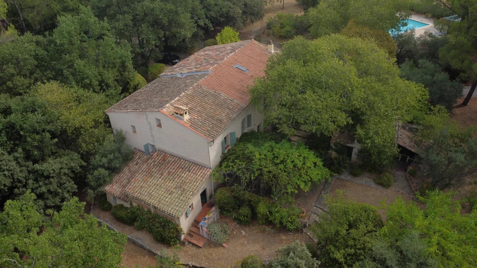 LORGUES BASTIDE DE CHARME DE 1789 DE 287 M2 SUR 2,5HA DE TERRAIN