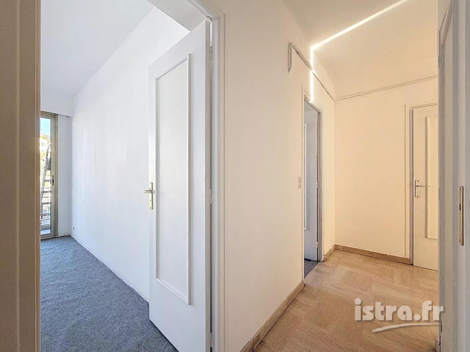 Nice Californie : 2 Pièces avec terrasse, à 2 pas de la mer