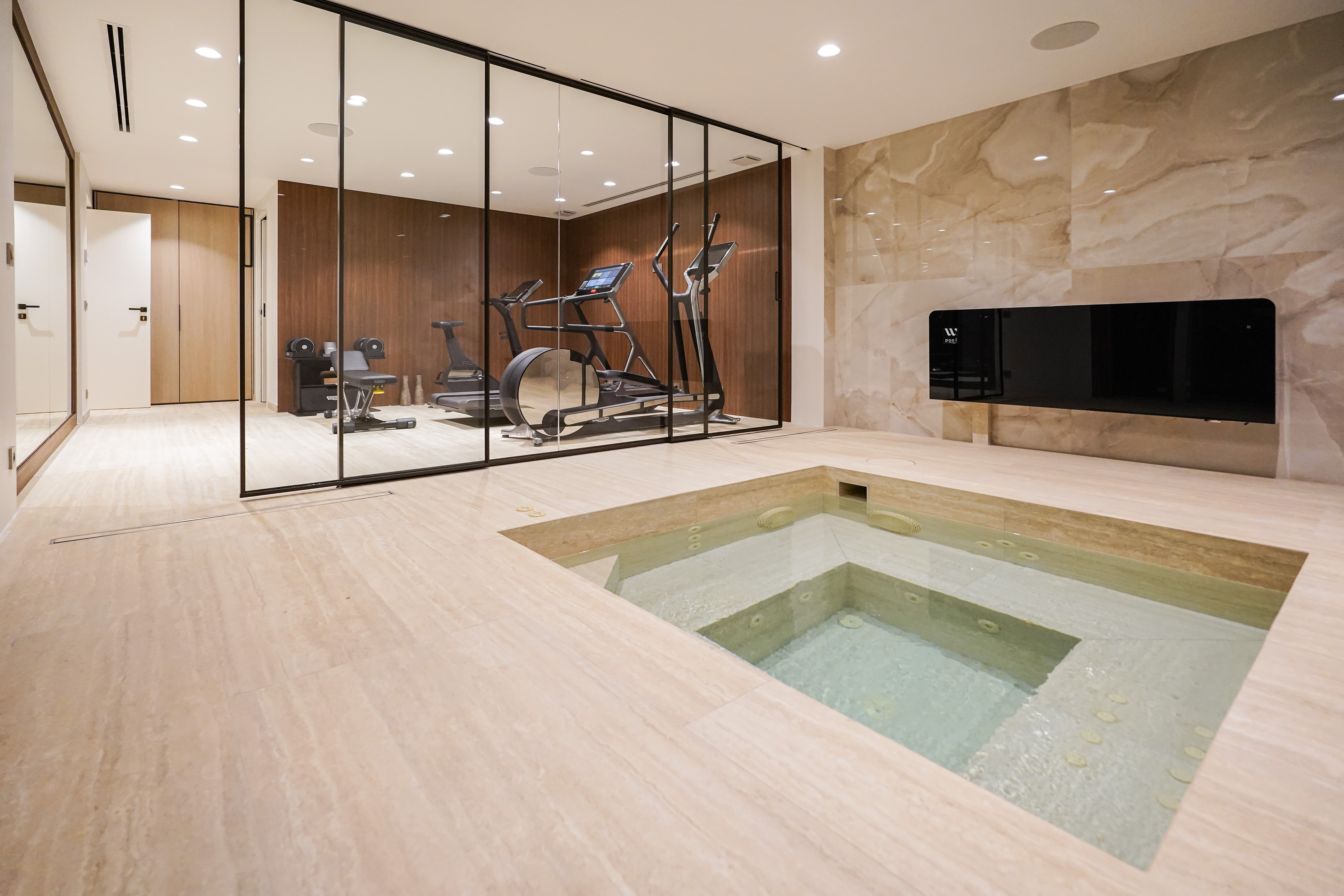 5cca6_jaccuzzi-salle-de-sport-saint-jean-cap-ferrat-valeri-agency-by-jm-barei--1787306962.jpg