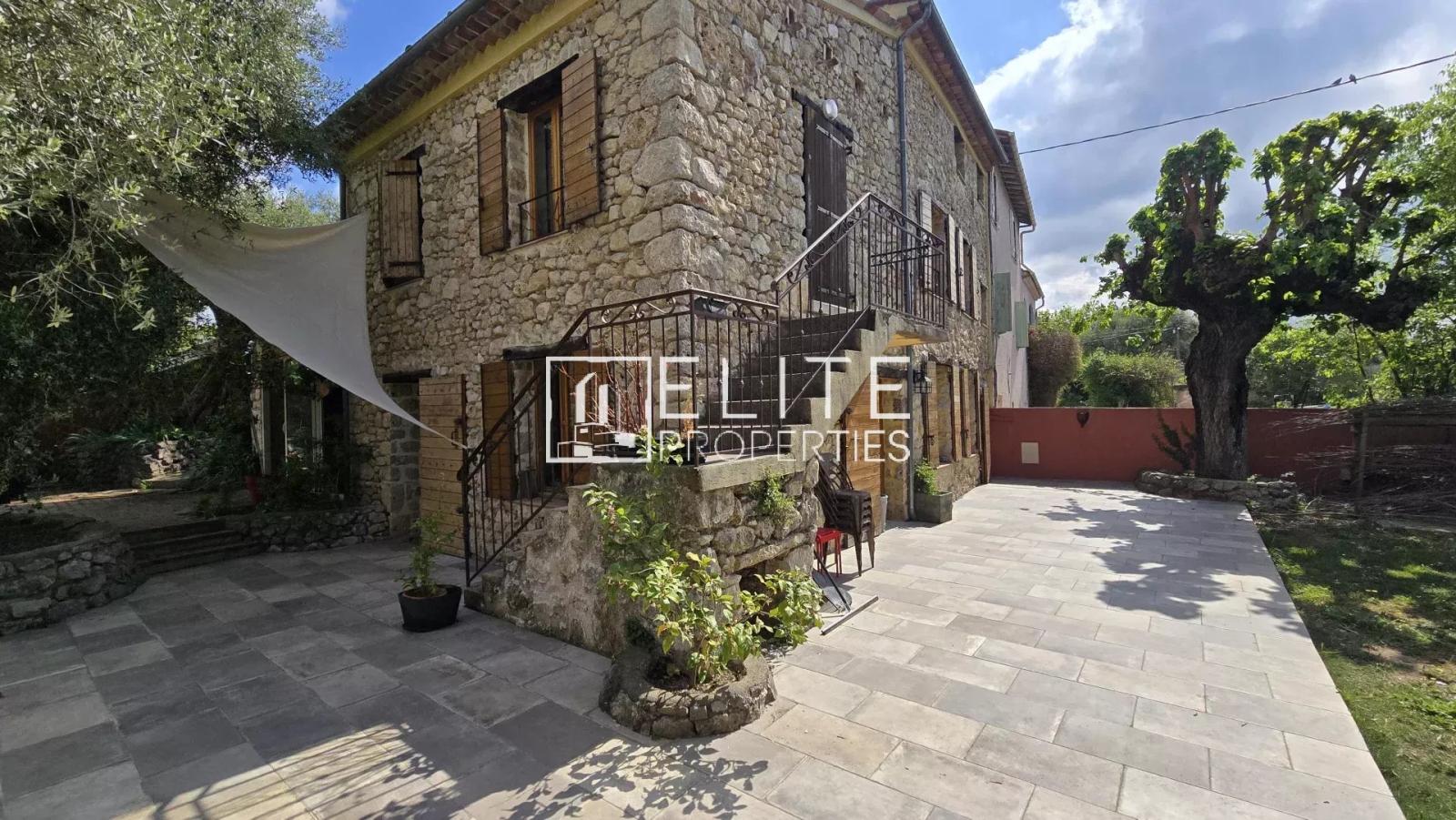 MAISON EN PIERRE 233m² & PISCINE + DÉPENDANCES - GRASSE