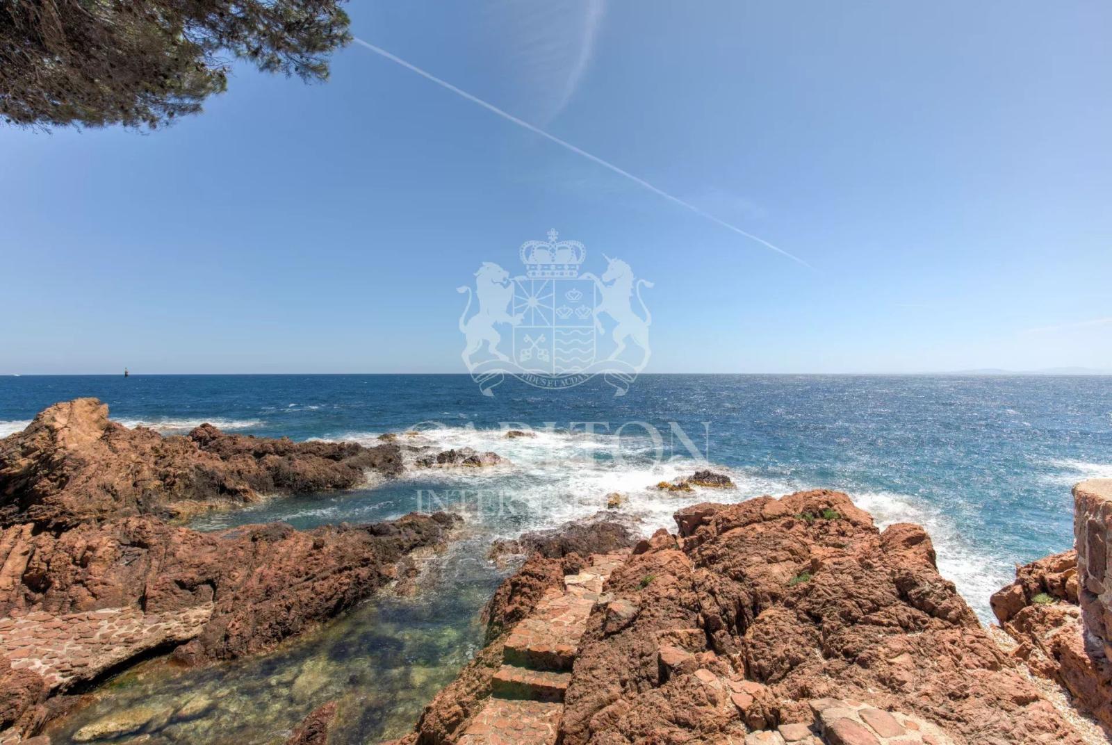 EXCLUSIVITÉ – Demeure Méditerranéenne avec accès privé à la mer