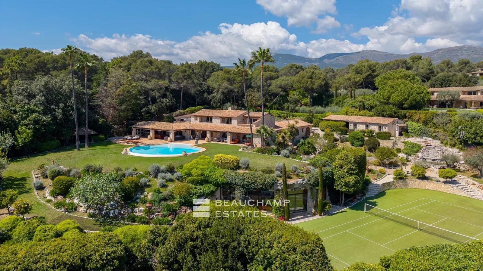 EXCLUSIVITÉ : Propriété d'Exception 9 chambres avec vue mer - La Colle-sur-Loup