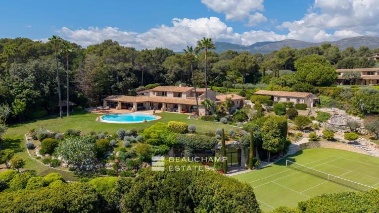 EXCLUSIVITÉ : Propriété d'Exception 9 chambres avec vue mer - La Colle-sur-Loup