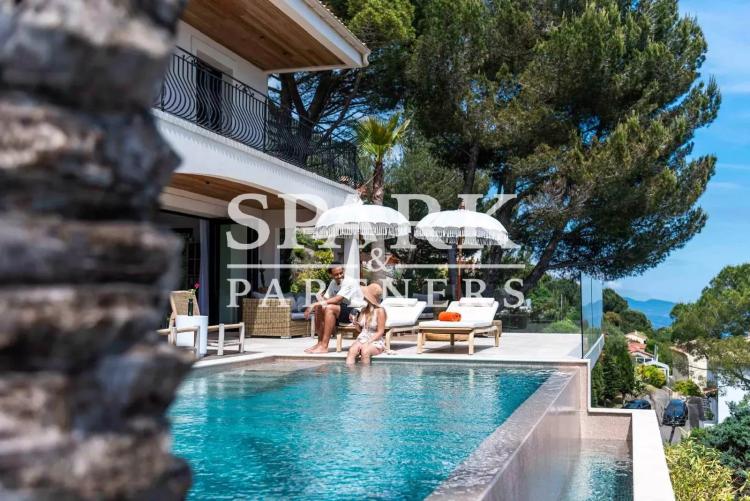 La Turbie - Villa dans un domaine privé avec vue panoramique sur la mer