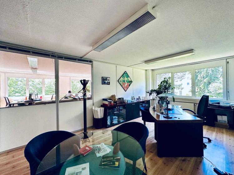 Bureaux, locaux de 370 m2 divisibles à louer à Lausanne