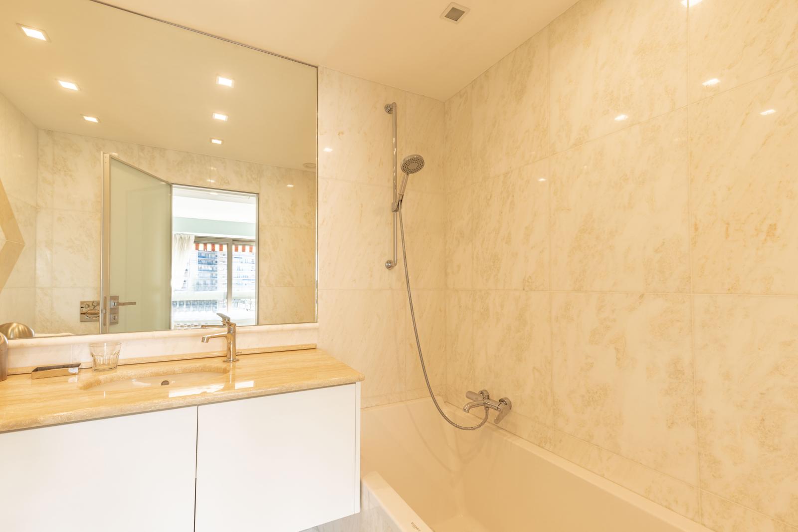 3 PIECES DANS UNE RÉSIDENCE DE PRESTIGE