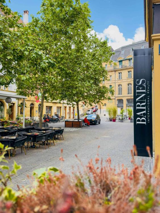 Magnifique arcade de 26 m2 à louer à l'hypercentre de Neuchâtel