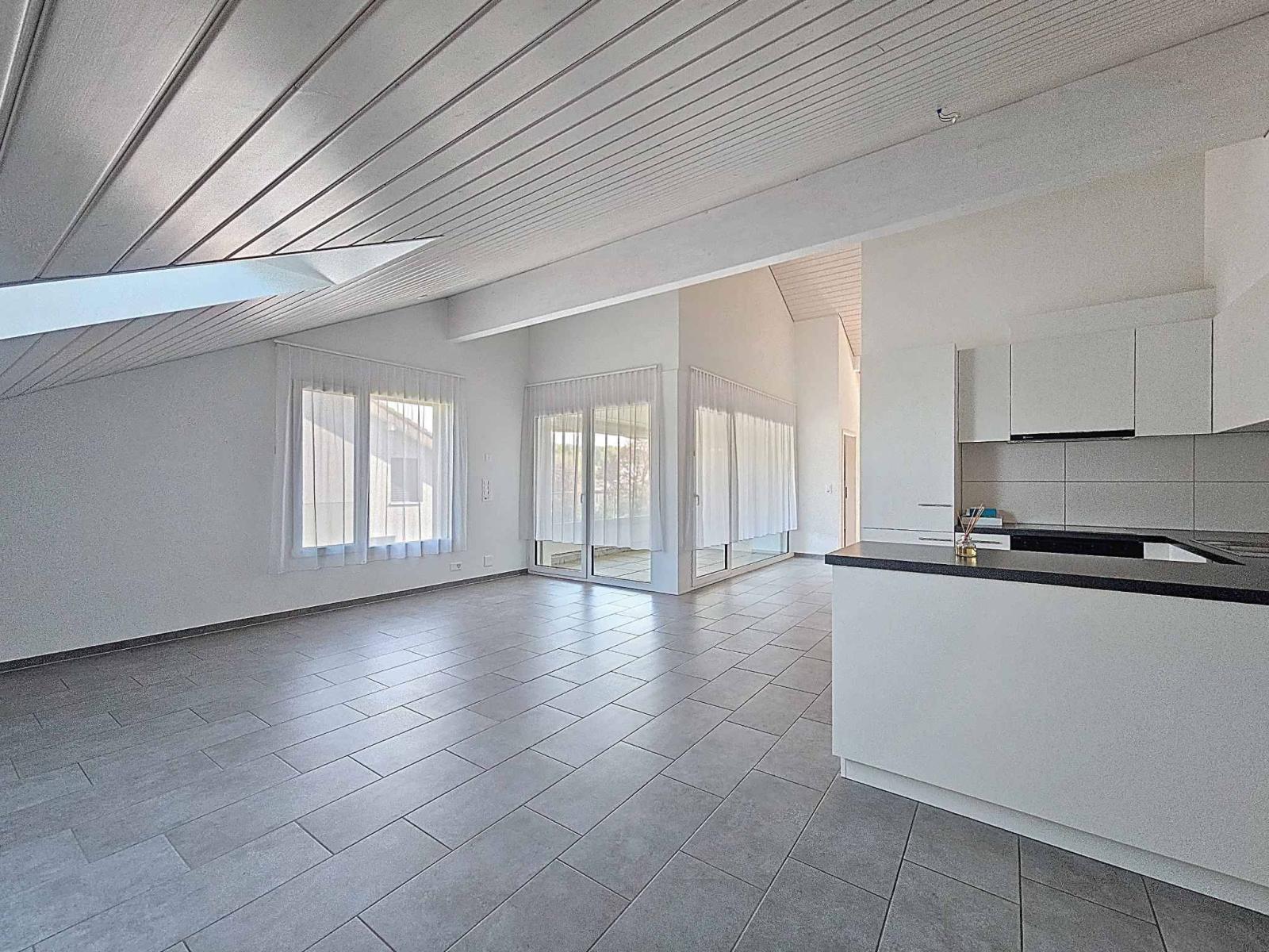 Appartement moderne de 3.5 pièces avec balcon-loggia