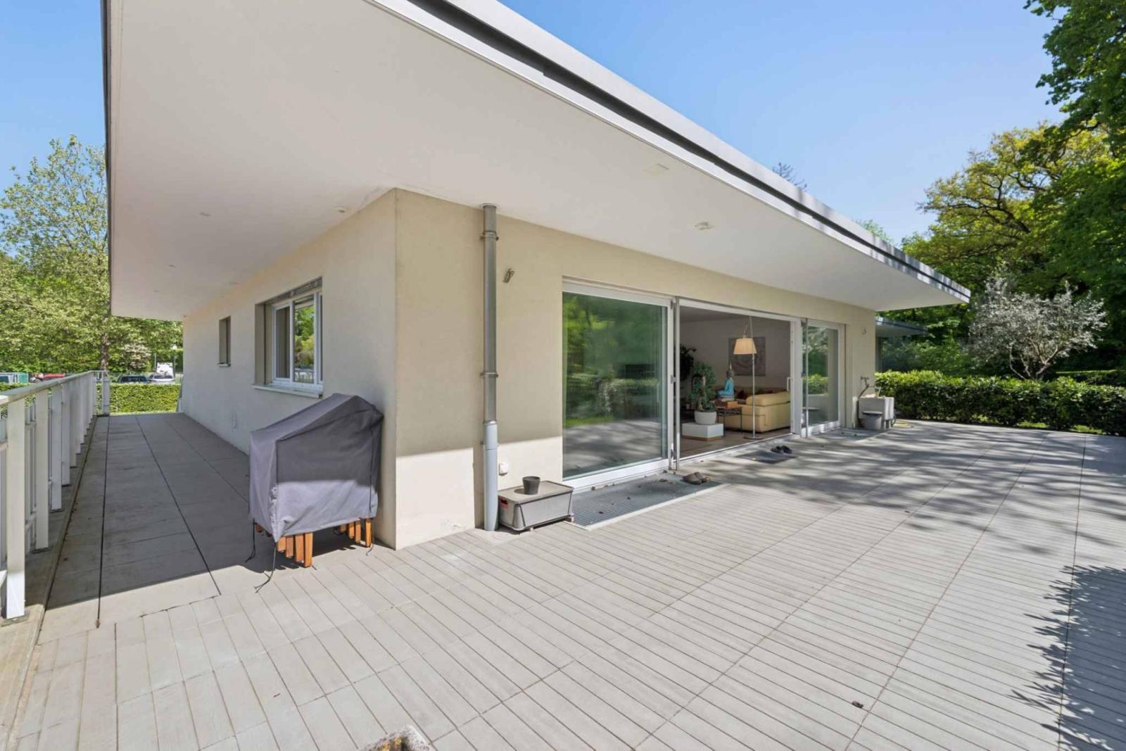 En exclusivité ! Immeuble mixte divisé en deux logements de plain-pied