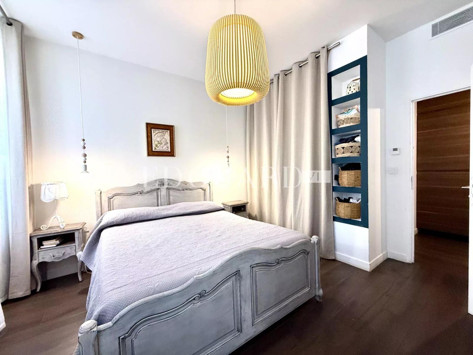 Magnifique quatre pièces au dernier étage d'un bel immeuble bourgeois au cœur de la zone piétonne