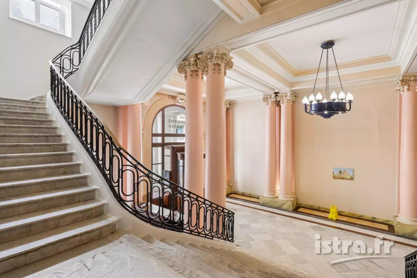 Nice Negresco : Studio dernier étage, vue mer latérale