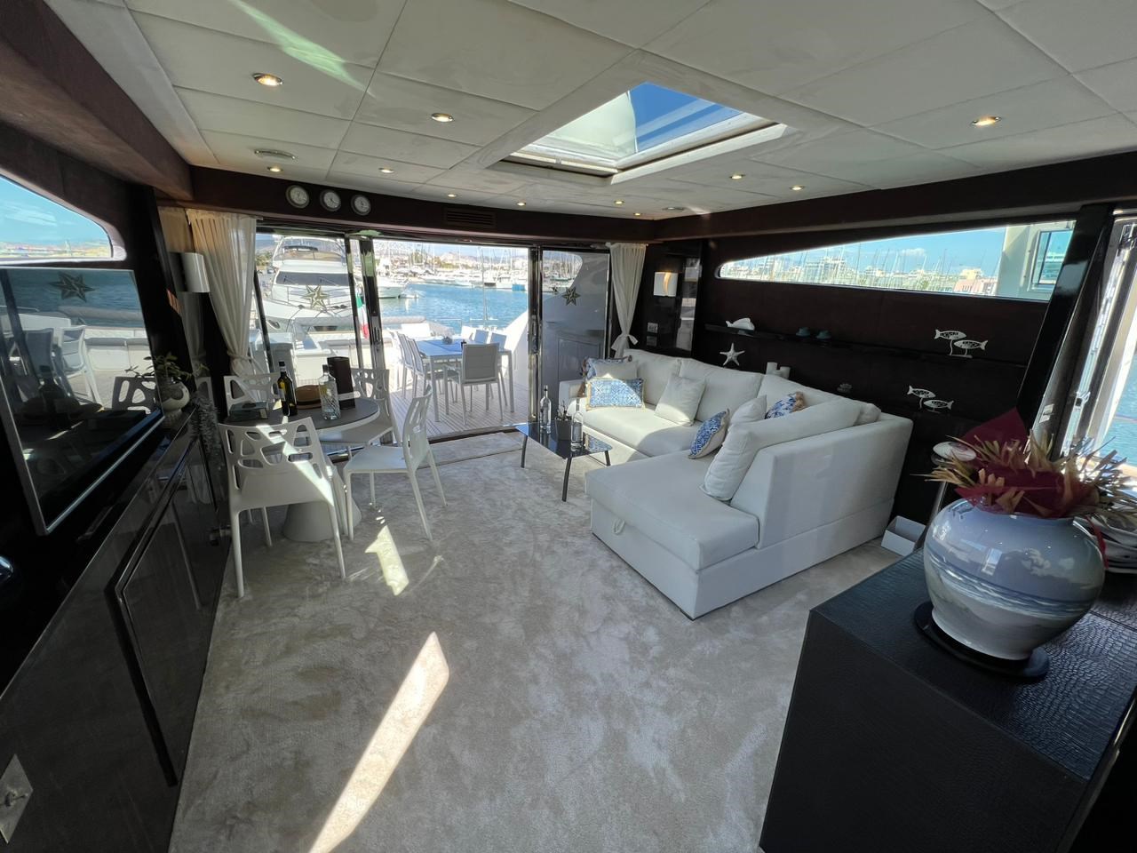 bcde3_17190a18-e2cf-41c2-88f5-9e362c7bd3c8.2048.jpg