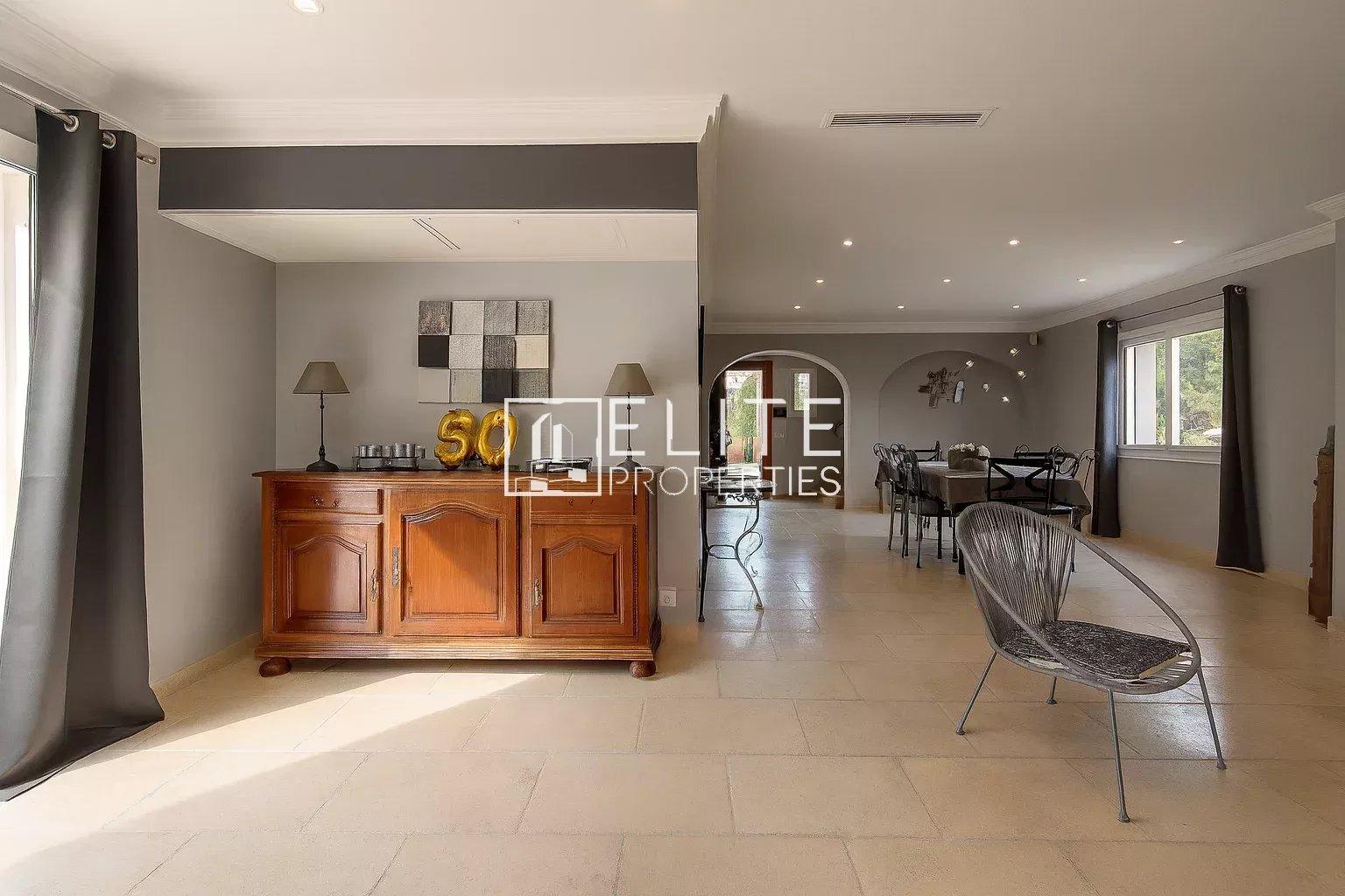 COUP DE COEUR : Villa de maçon + piscine