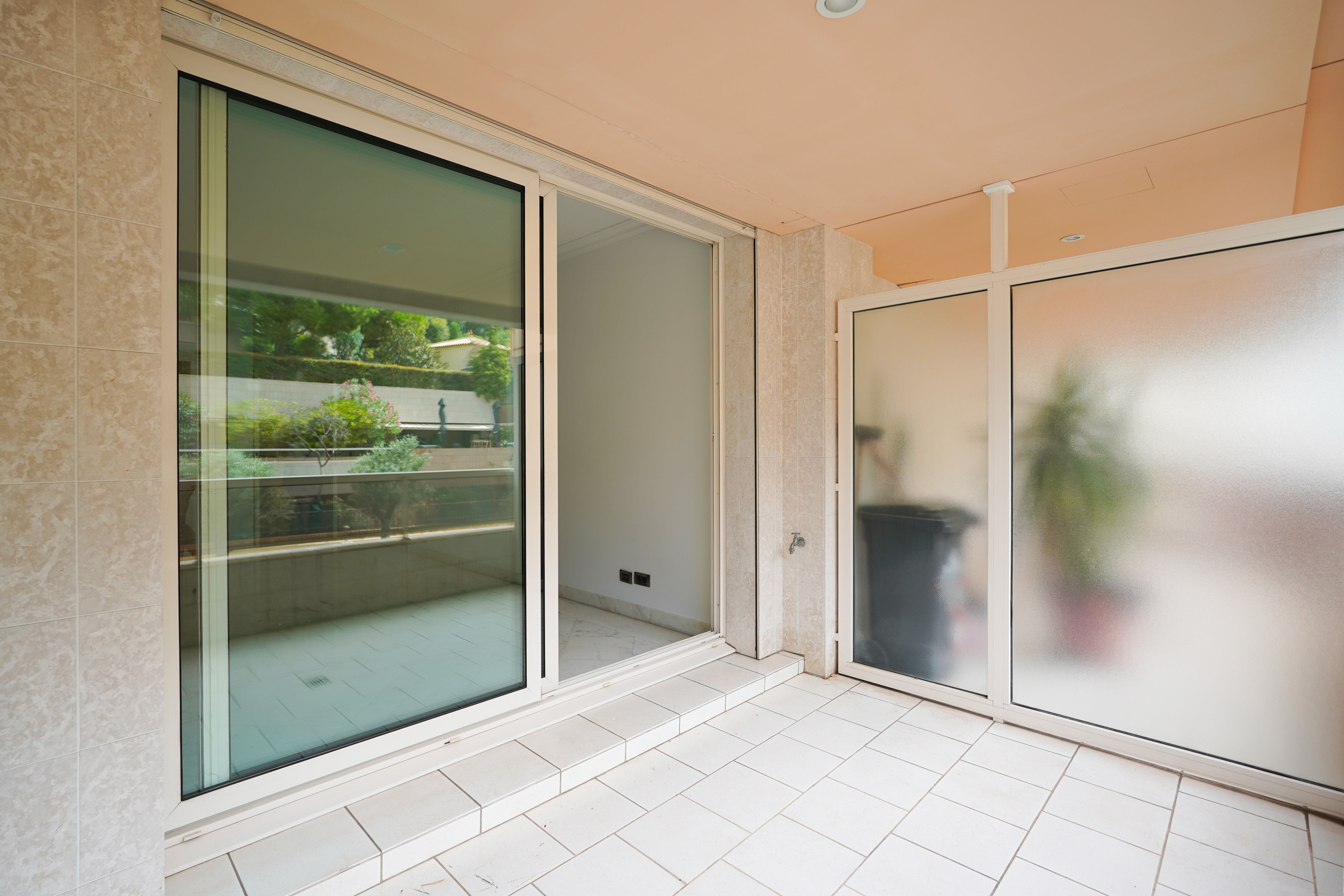 6167e_terrasse2-patio-palace-studio-barnes-valeri-agency-monaco-1789112579.jpg